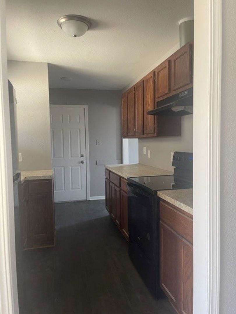 Wichita House: 3330 S Euclid Ave