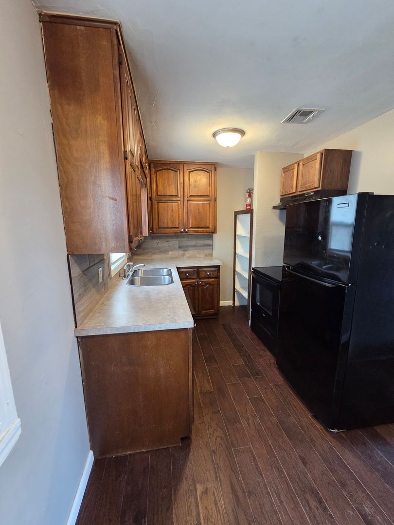 Wichita House: 2118 S Greenway Blvd