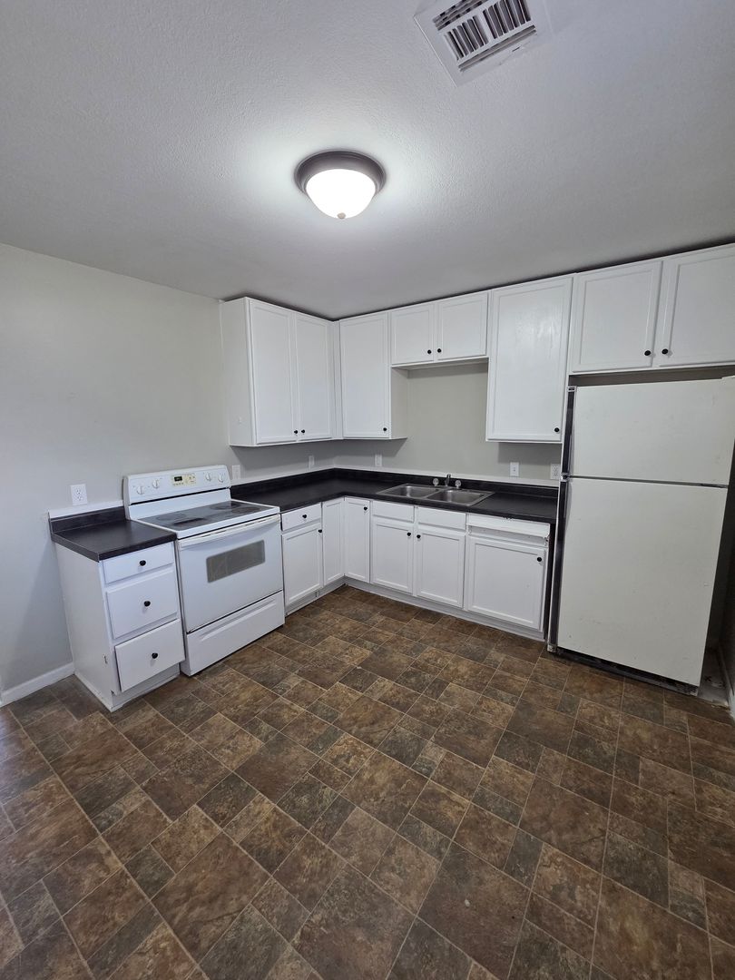 Wichita Apartment: 1625 - 1627 E Jump