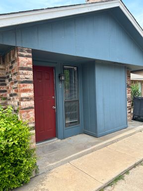2 bedroom unit with close access to Fort Sill! – photo 1