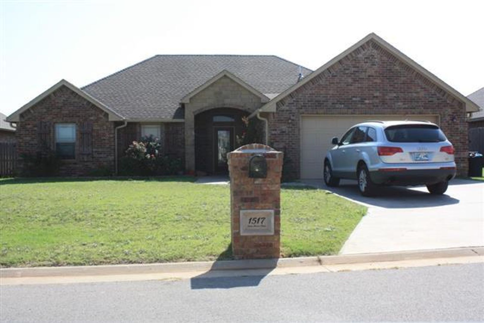 Elgin House: 1517 NE Stonehouse Drive