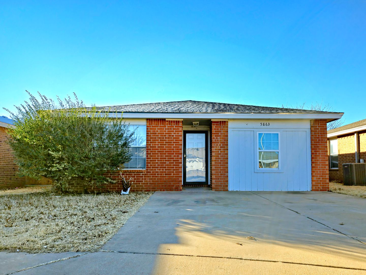 Lubbock House: 5863 6th Street