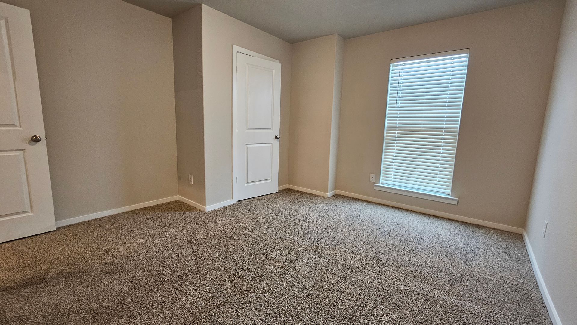 Three Bedroom Townhome in the Cooper School District 10 of 12