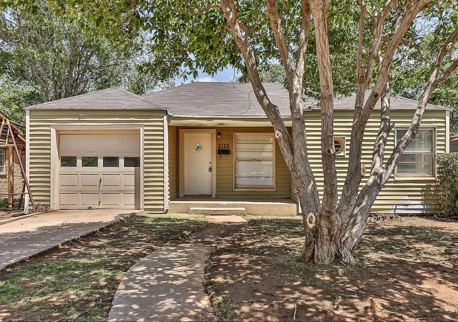 Lubbock House: 2122 28th Street