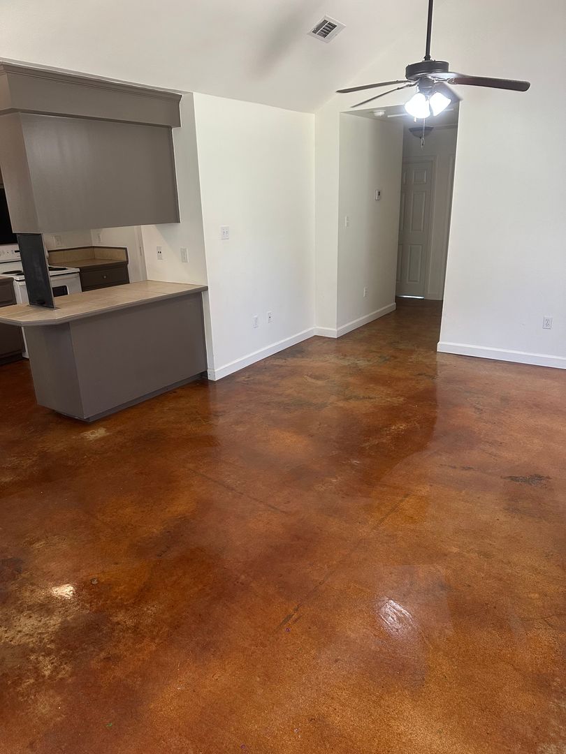 Hammond Apartment: 42663 Edgewater Lane