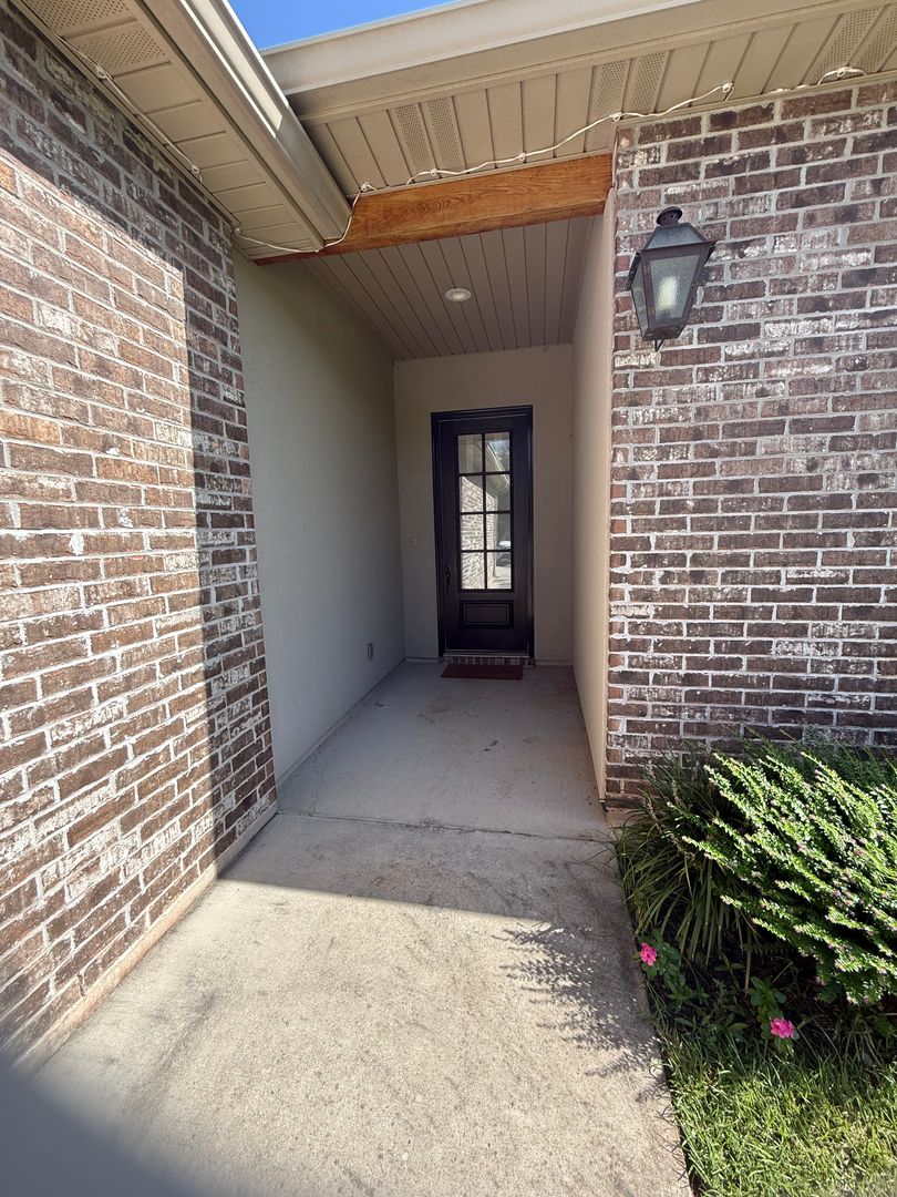 Hammond Townhome: 12491 General Ott Road #B