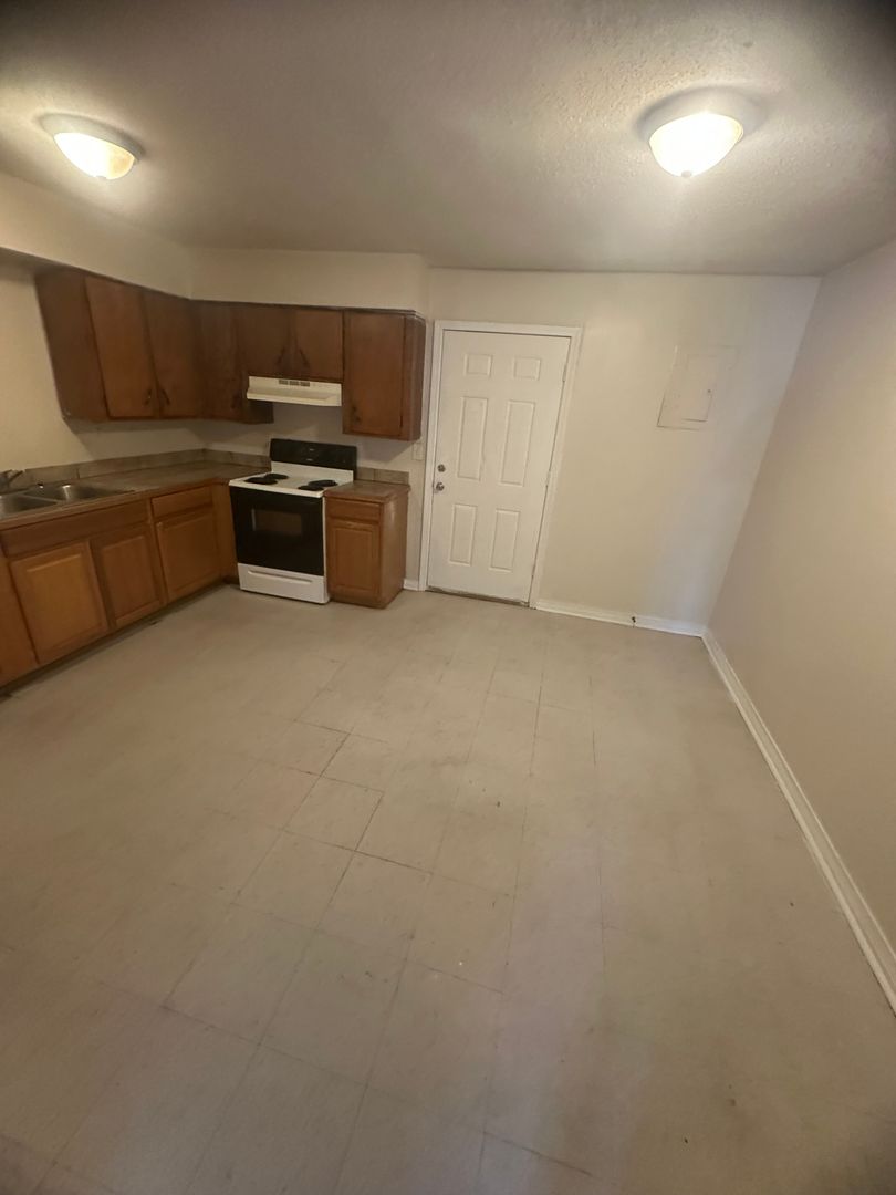 Hammond Apartment: 46037 Rufus Bankston Road