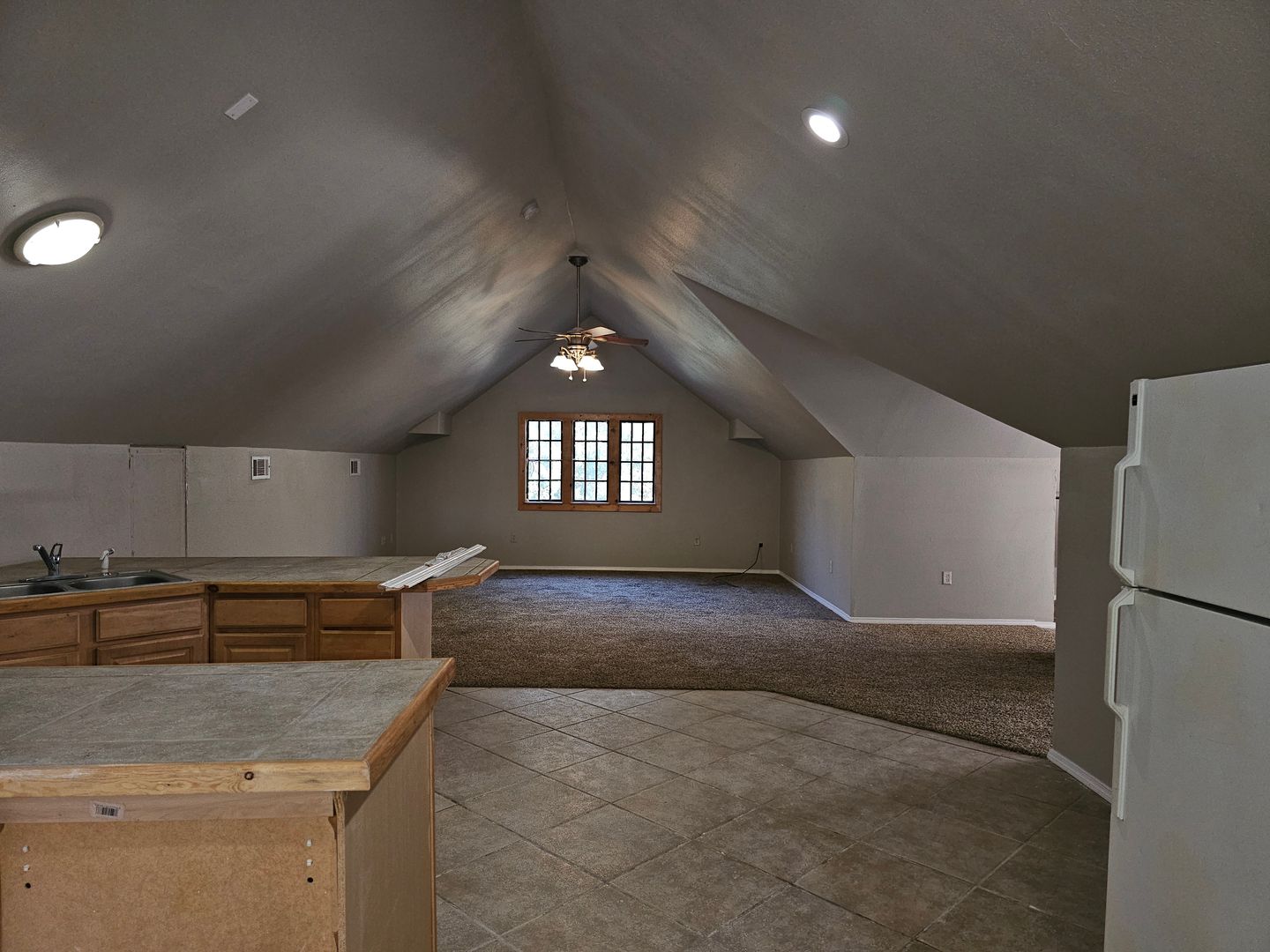 Hammond Apartment: 311 E. Robert Street