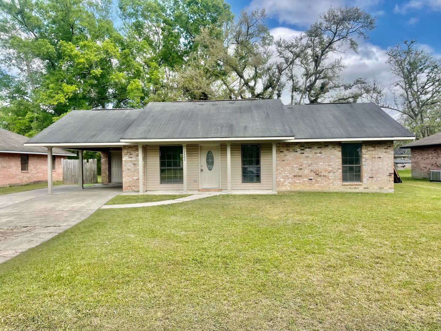 Hammond House: 1305 Natchez Street