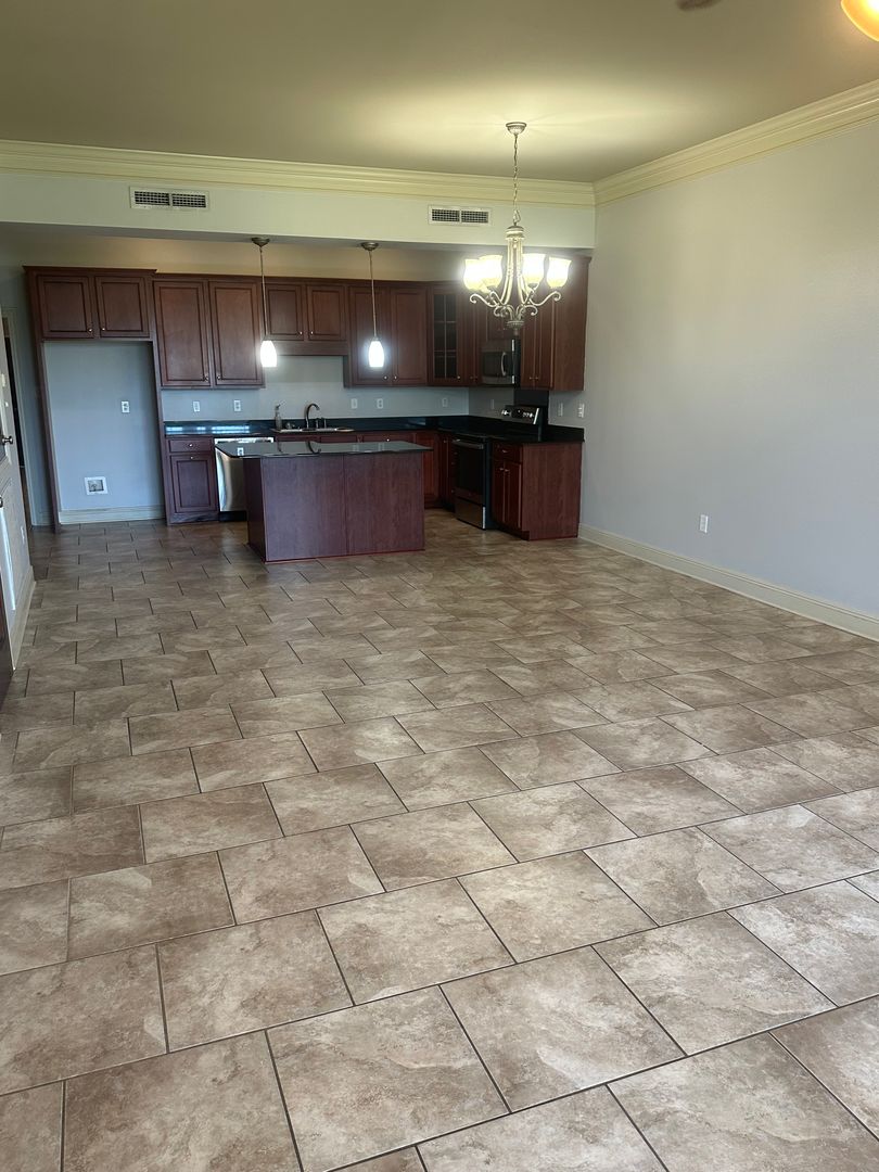 Springfield Townhome: 24023 Panther Road