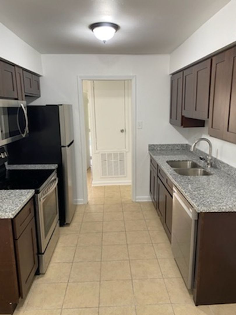 Hammond Apartment: 44347 Simpson Place