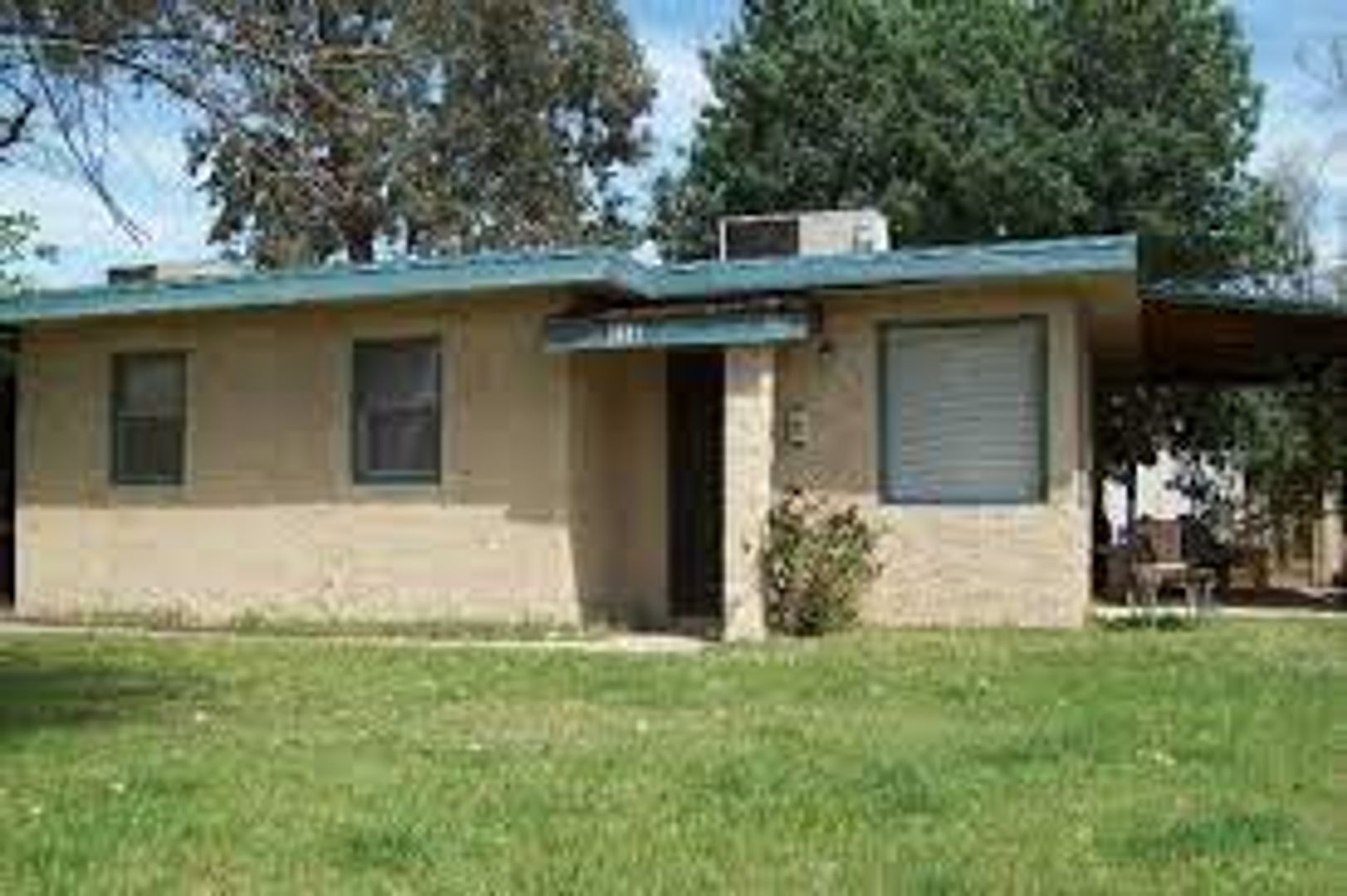 Tempe House: 528 W Howe