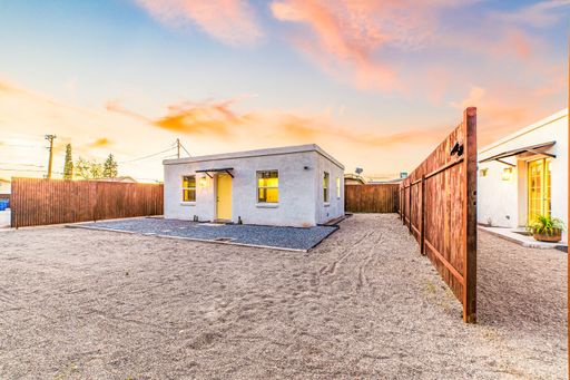 Charming 1-bedroom, 1-bathroom – photo 1