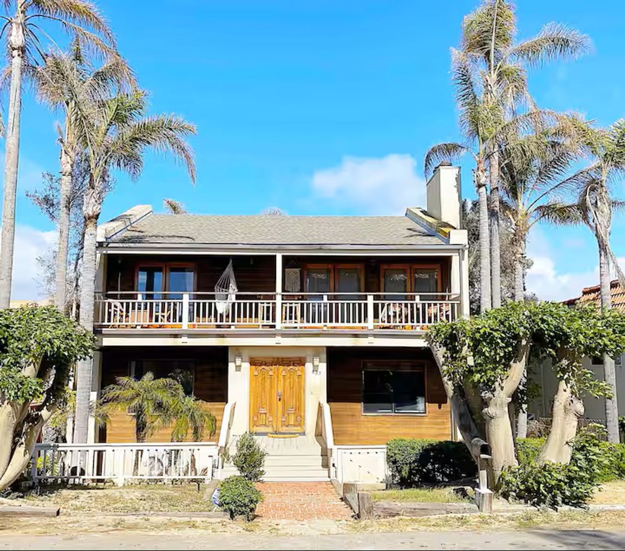 Encinitas House: 837 4th Street
