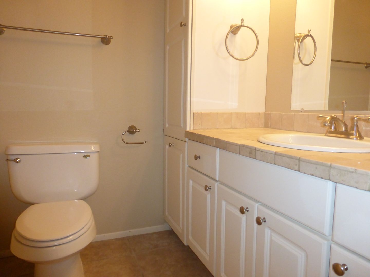 Tempe Apartment: 700 W University Drive