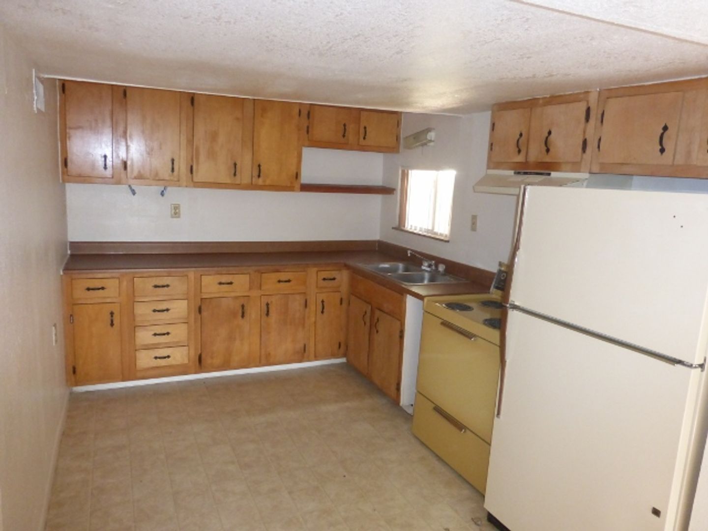 Tempe Apartment: 906 S Farmer