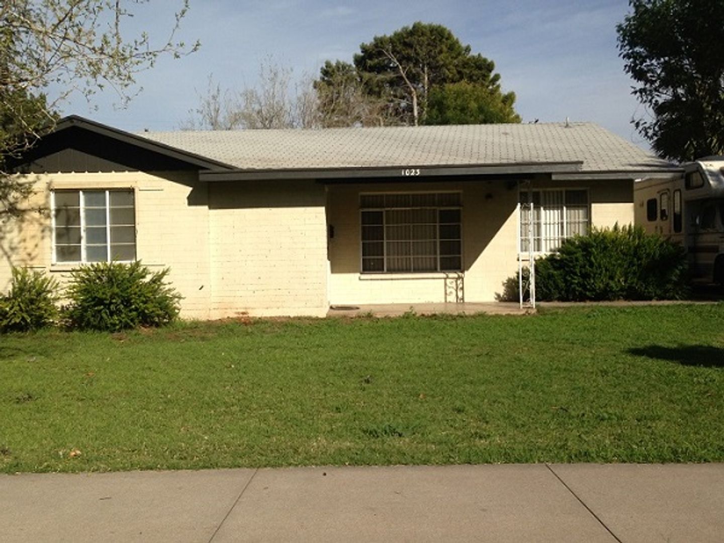 Tempe Apartment: 1023 S Ash