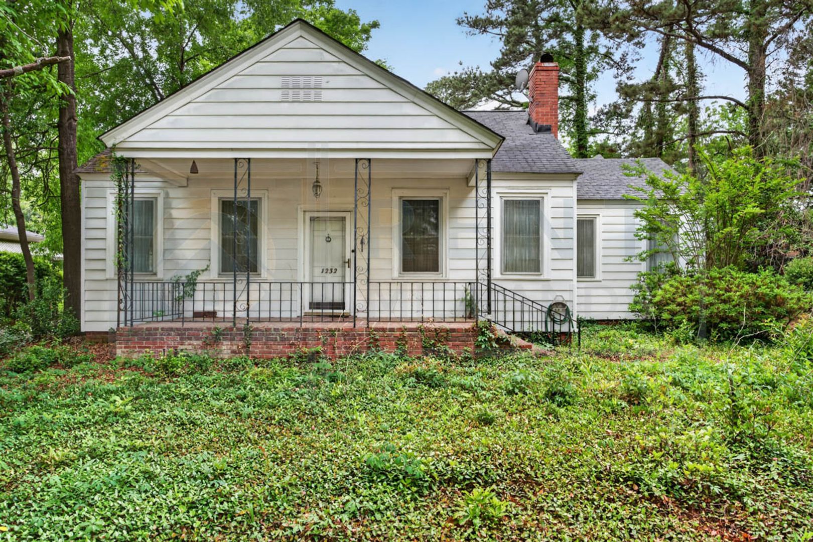 Cayce House: 1232 Axtell Dr