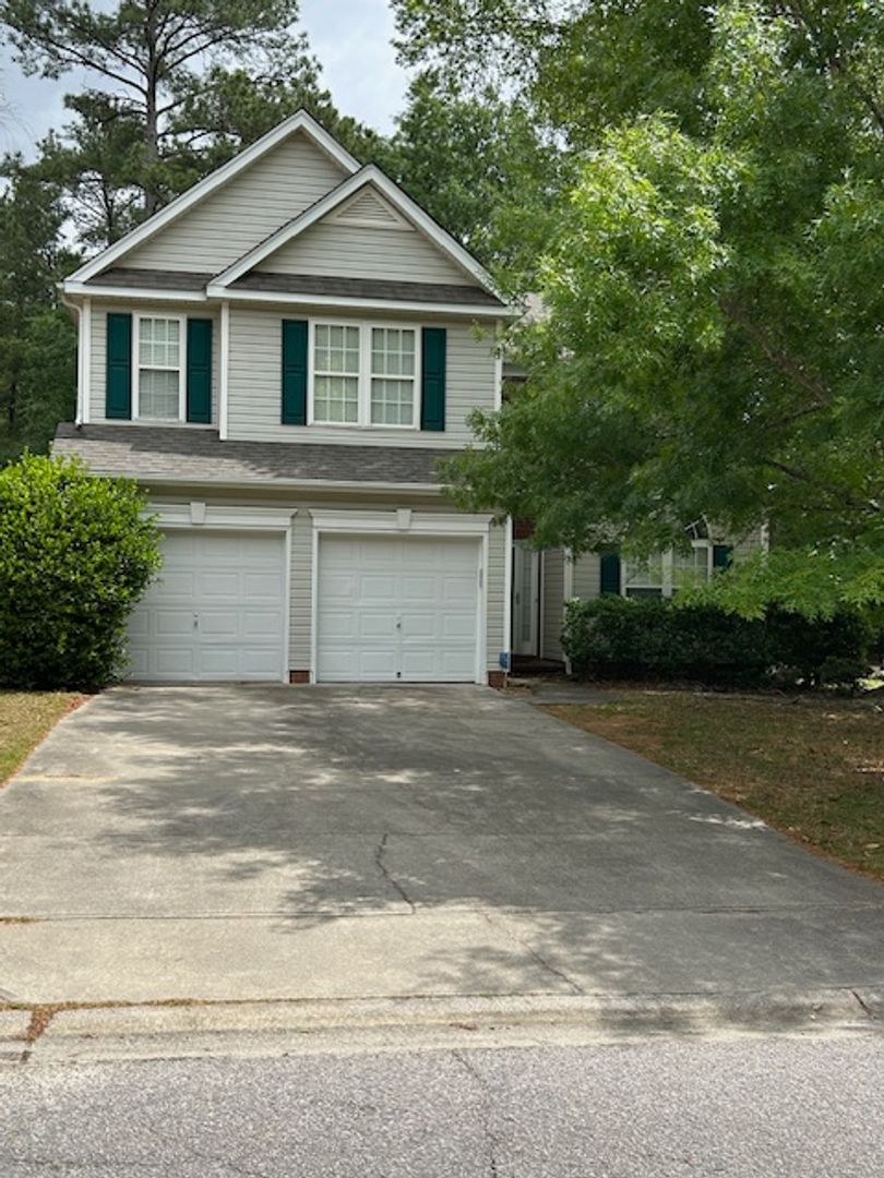 Columbia House: 159 Silverwood Trl