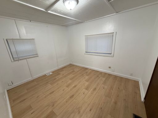Listing photo thumbnail