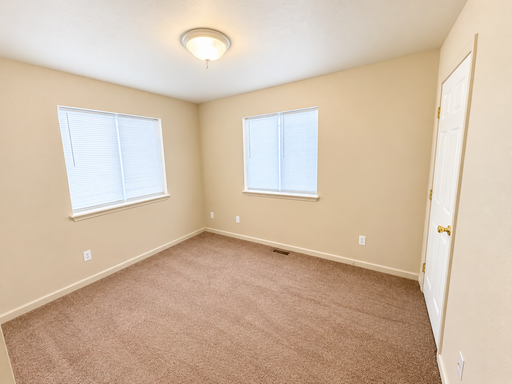 Listing photo thumbnail