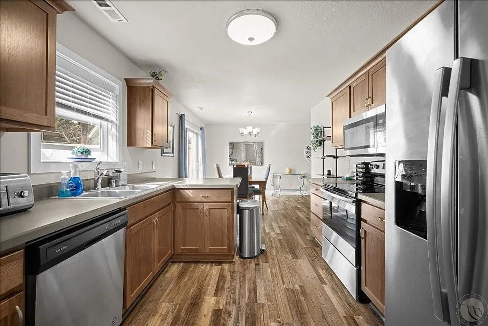 Billings House: 908 Midway Lane