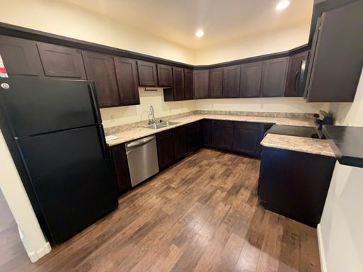 Listing photo thumbnail