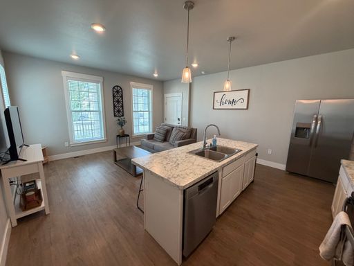 Listing photo thumbnail