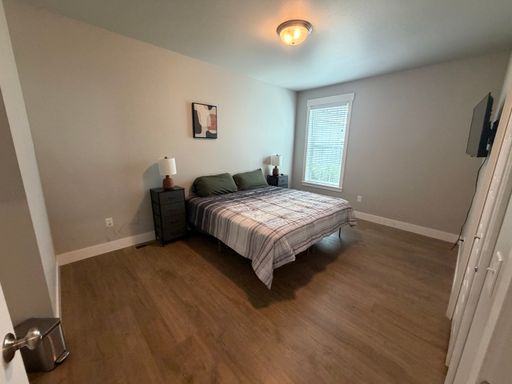 Listing photo thumbnail