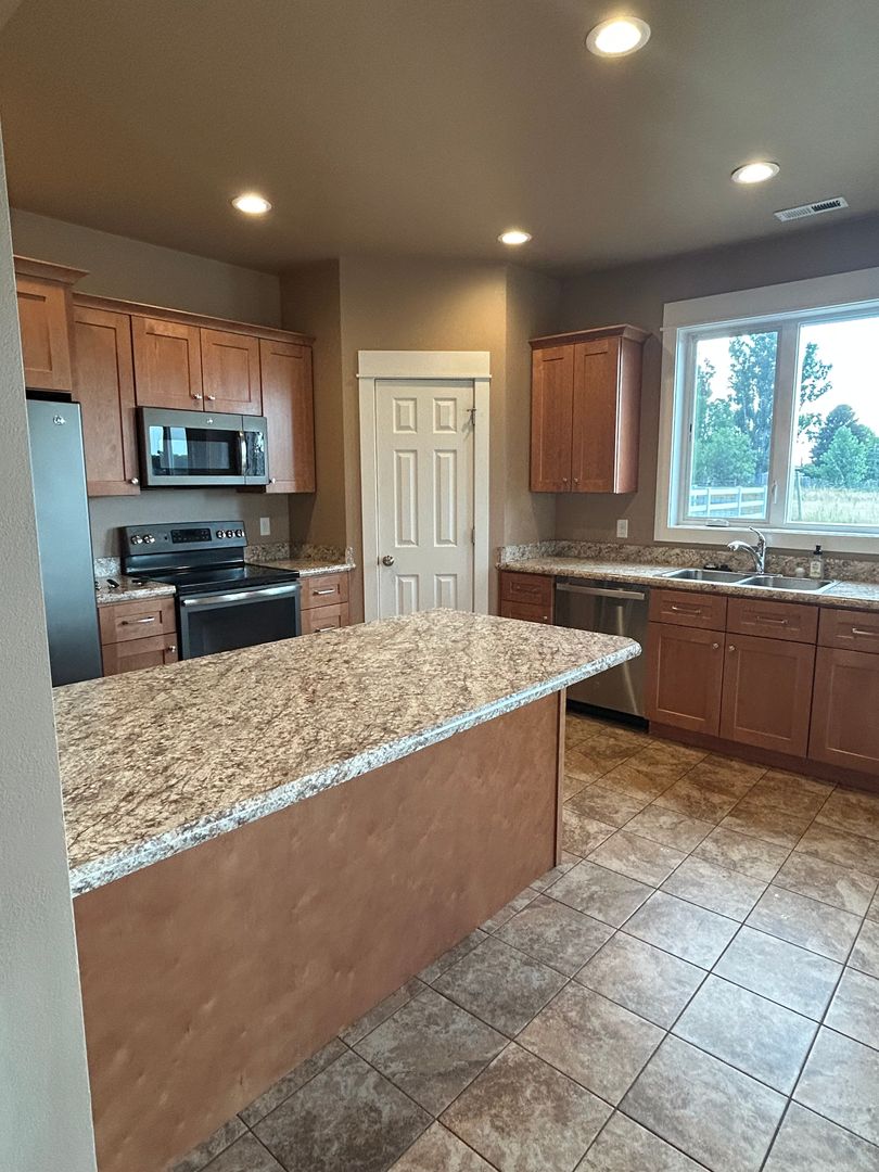 Billings House: 2148 Walter Rd