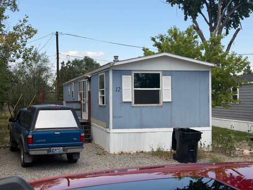 Listing photo thumbnail