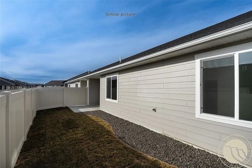 Listing photo thumbnail