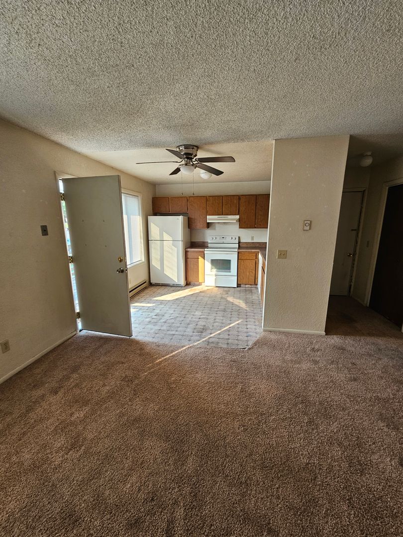 Billings Apartment: 1537 Westchester Square E.