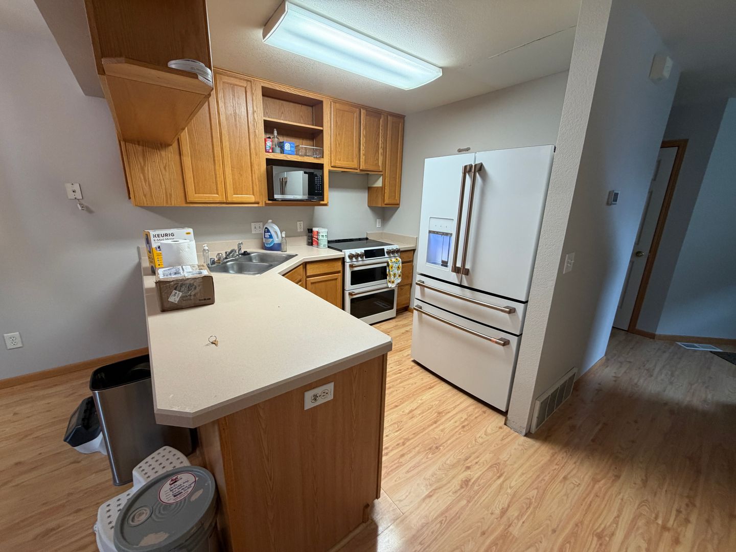 Billings House: 3955 Olympic Blvd #26