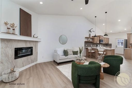 Listing photo thumbnail