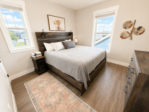 Listing photo thumbnail
