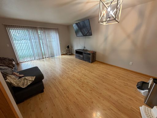 Listing photo thumbnail
