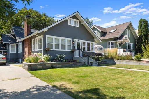 Listing photo thumbnail