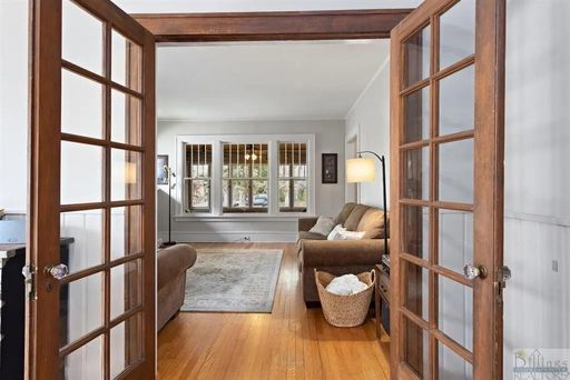 Listing photo thumbnail
