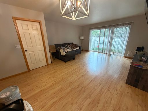 Listing photo thumbnail