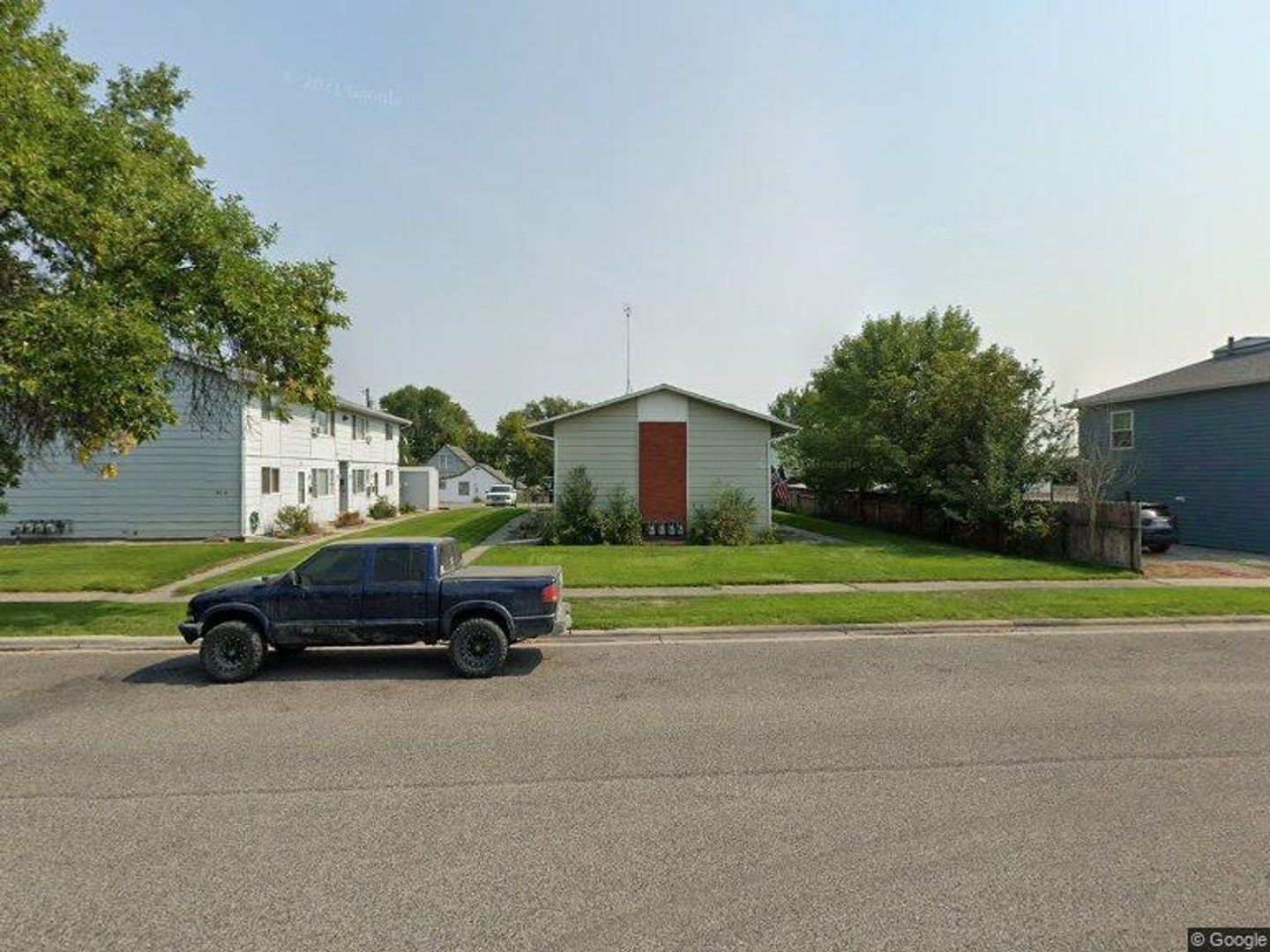 Laurel Apartment: 411 Cottonwood Ave