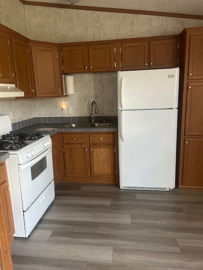 990 S. Heights Ln. - 990 S. Heights Ln-B, Billings, MT 59105