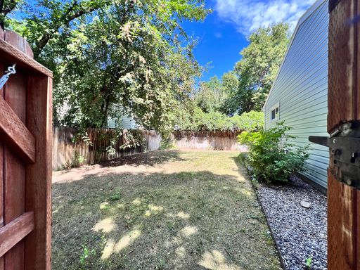 Listing photo thumbnail