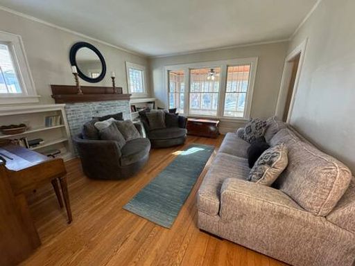 Listing photo thumbnail
