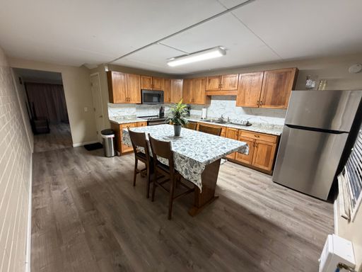 Listing photo thumbnail