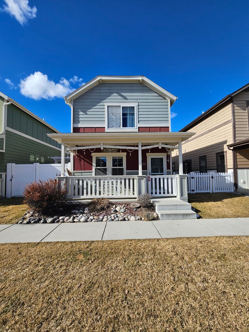 Billings House: 5315 Golden Hollow Rd