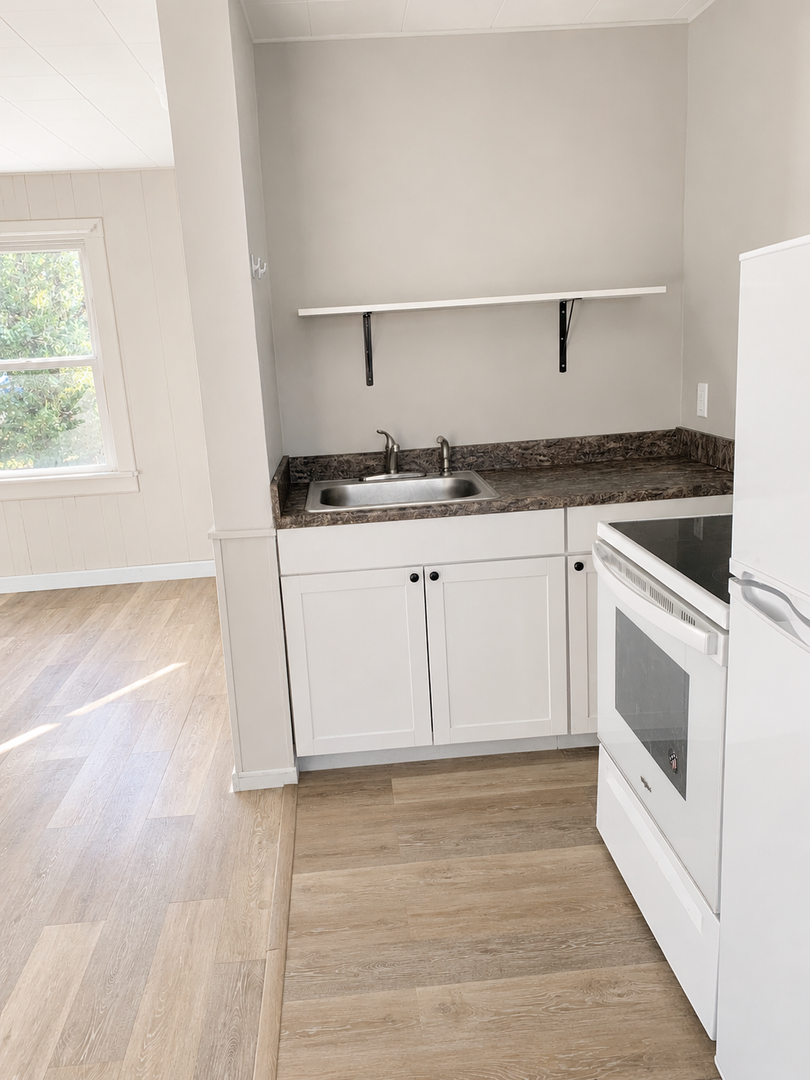 Laurel Apartment: 1403 East Main Street