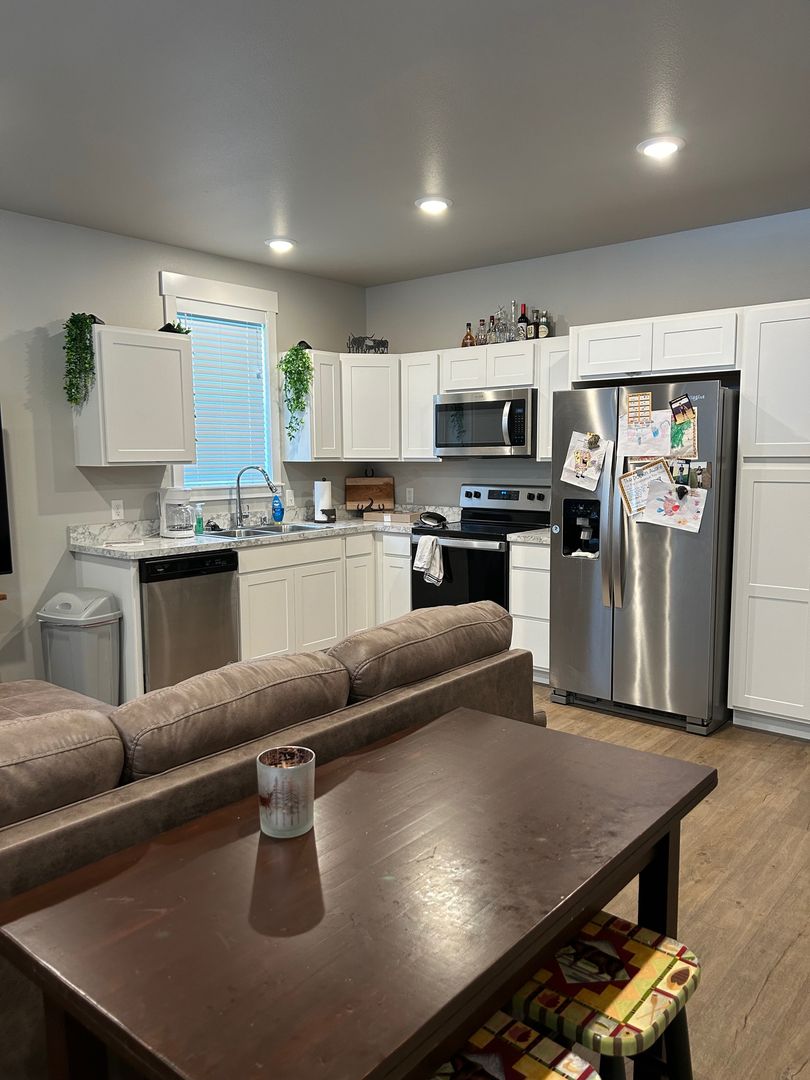 Billings Apartment: 6120 Elysian Rd.