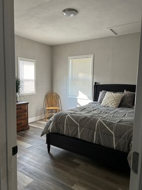 Listing photo thumbnail