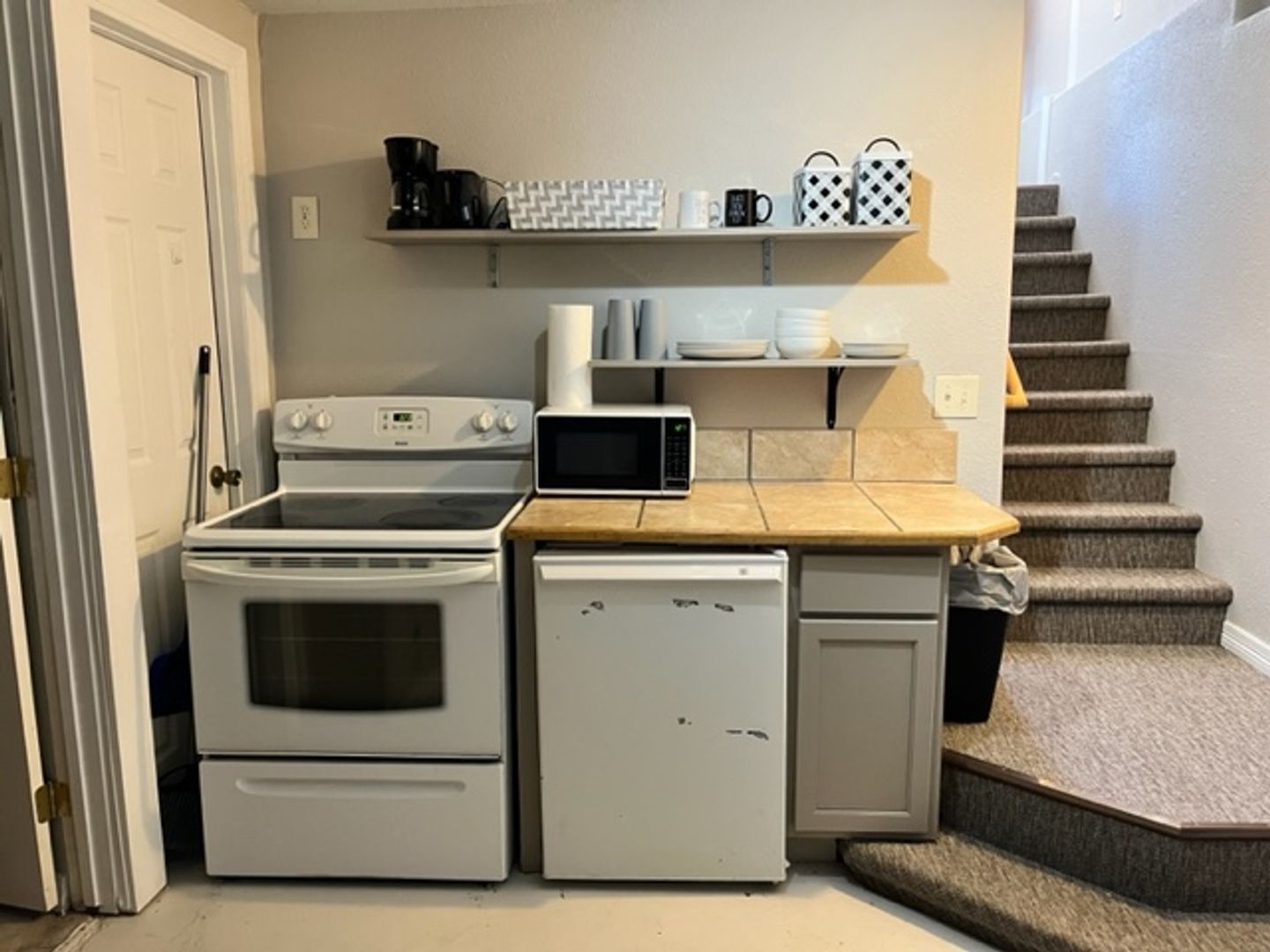 Billings Apartment: 1923 8th Ave.